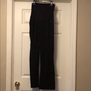 Old Navy maternity active pants. Size L